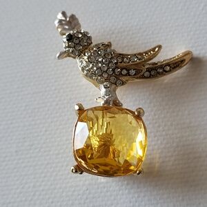 Elegant Goldtone  Bird Brooch/Pendant with Yellow Gemstone